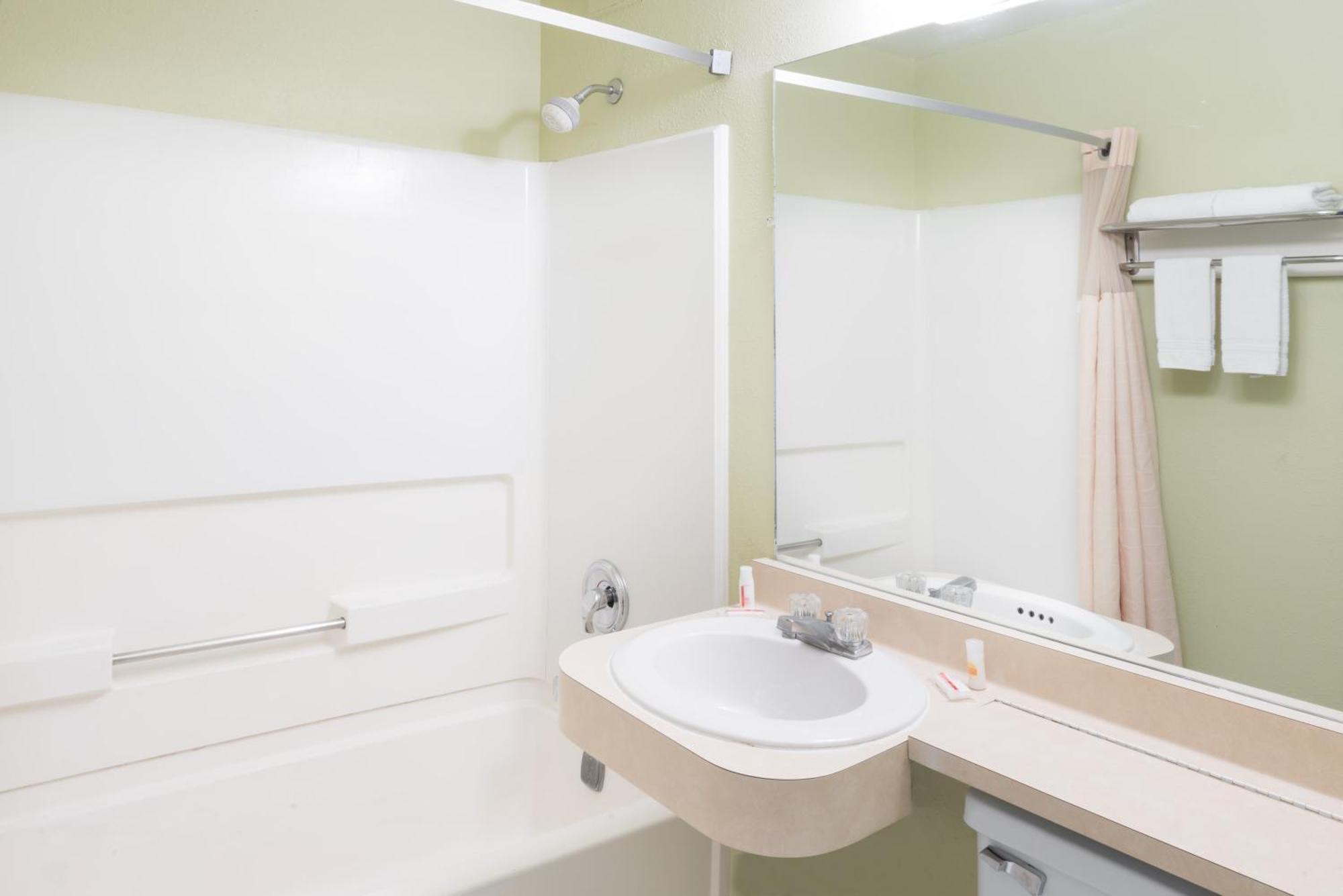 Days Inn By Wyndham Henrietta/Rochester Area Quarto foto